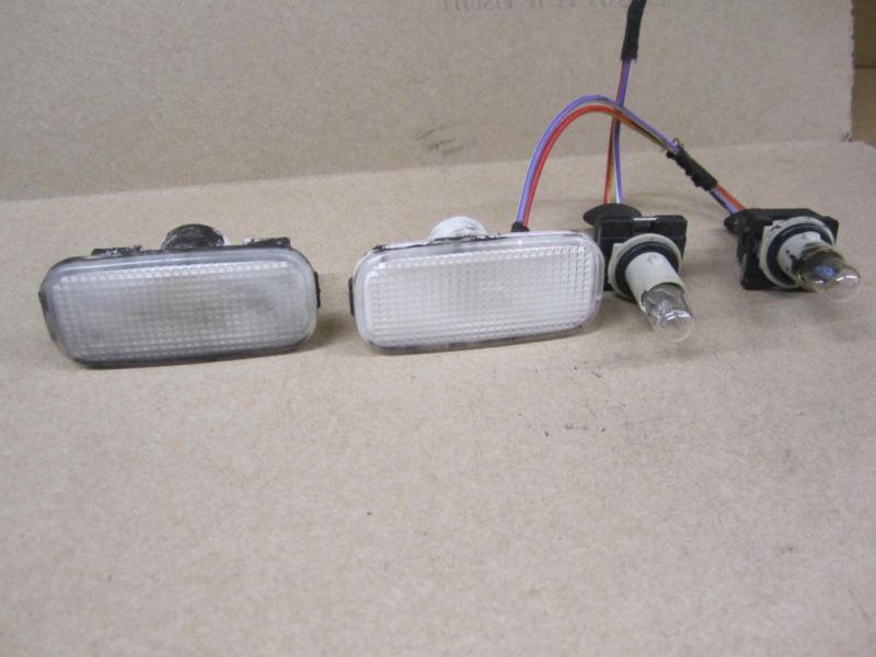 Sell JAGUAR XJ8 9899 19981999 FRONT SIDE MARKER LIGHT SET PASSENGER