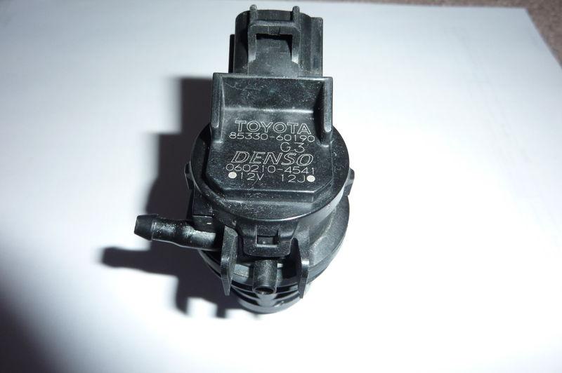 2005-2009 toyota camry sienna washer pump  oem   85330-60190   (fit many toyota)