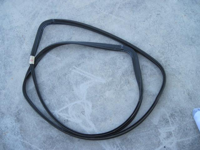 C5 chevy corvette hatch weatherstripping seal 97-04
