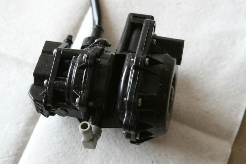 Johnson evinrude vro pump 438404 1985-2000 40 50 