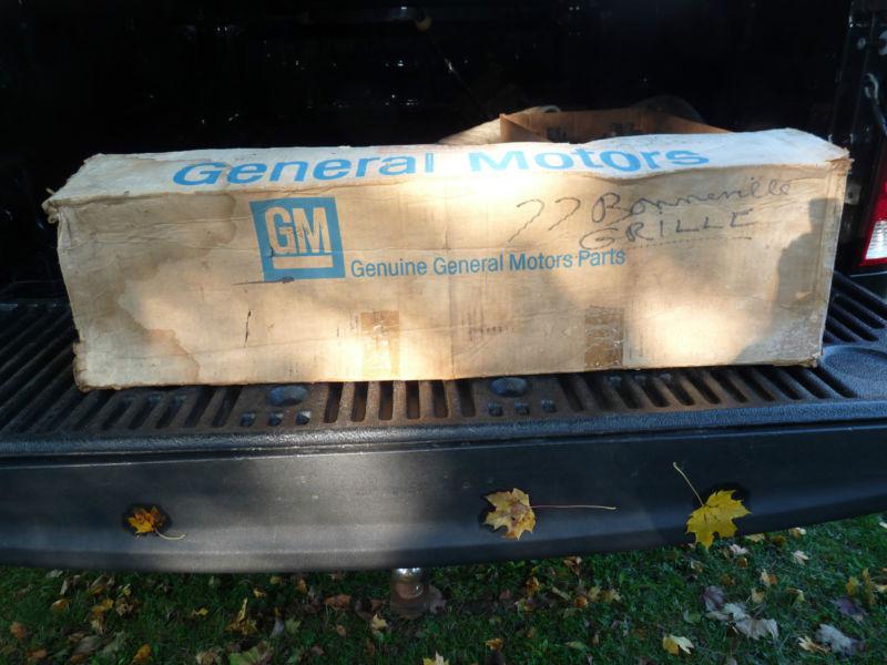 NOS GM 1977 Pontiac Bonneville Brougham Grille, US $399.99, image 2
