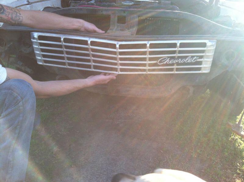Original 1967 Chevrolet Impala Grille w/ emblem (EXTREMELY RARE) , US $160.00, image 2