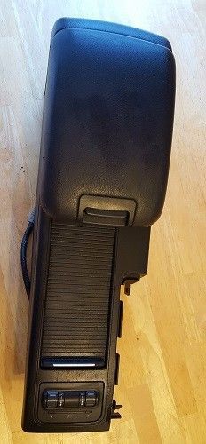 2005 legacy black center console armrest lid storage bin/tray cup heated seats