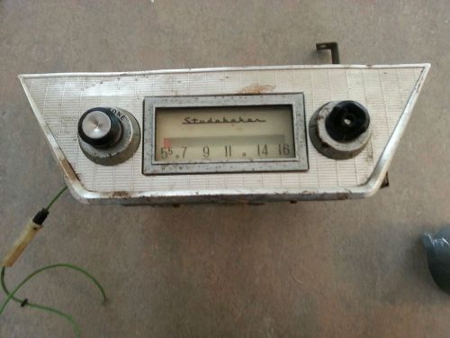 1960 studebaker delco am radio  model 1552191 with  faceplate