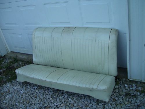 1968 -  chevelle gto cultass 442 back seat
