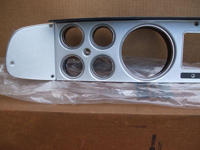 1977-80 Dodge Ram dash bezel