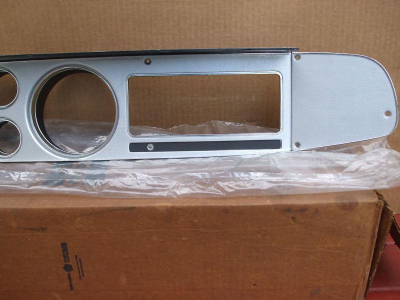 1977-80 Dodge Ram dash bezel