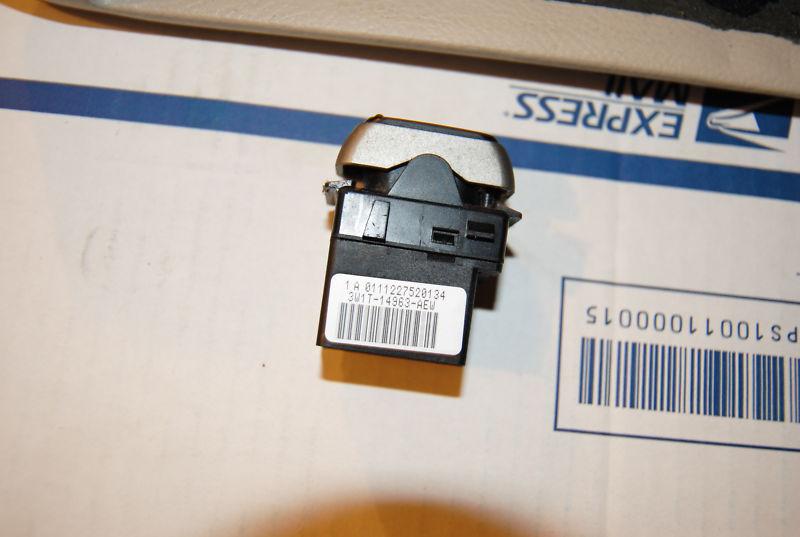 2003-2005 lincoln town car  power door lock switch 3w1t-14963-aew