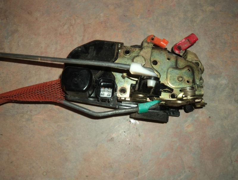1998 - 2000 chrysler 300m concorde intrepid> door latch assembly>>driver's side