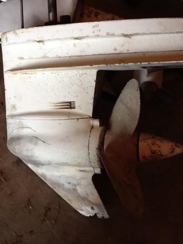 Lower unit for 1973 70hp chrysler outboard 707hf