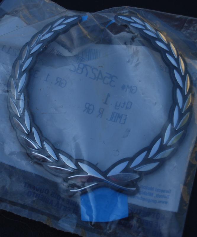 Nos 1995-2001 eldorado /1998-2002 seville chrome wreath  3542782