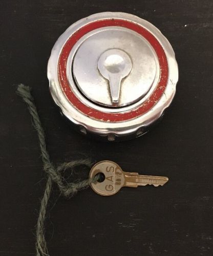 Vintage briggs &amp; stratton chrome  fuel cap with key
