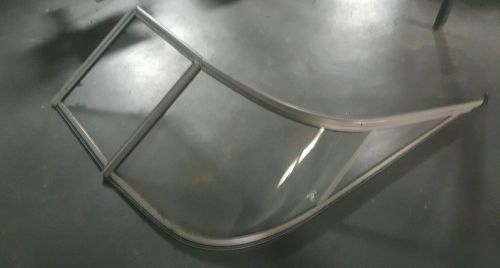 Bayliner windshield with walkthrough