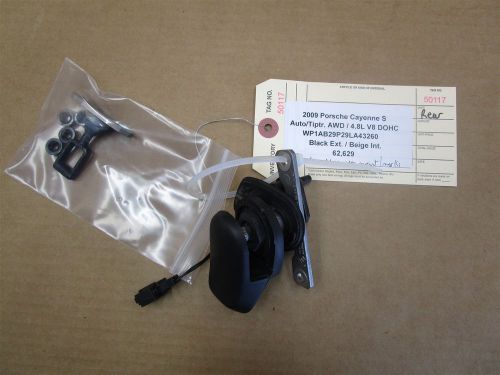 09 cayenne s awd porsche 957 rear window catch + wiper mount 7l5955215 62,629