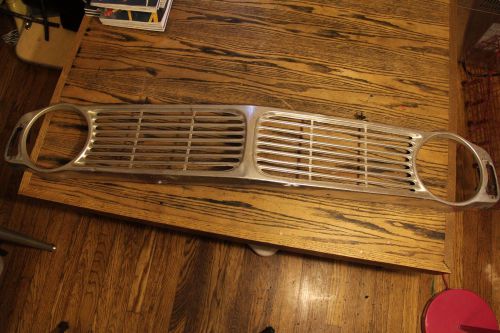 Volvo 140 144 142 145 front grille