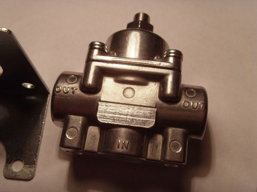 Summit racing® fuel pressure regulator g3032 3/8" npt  4.5 - 9 lbs aluminum