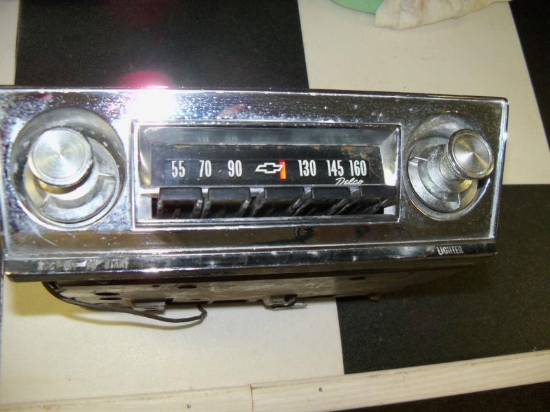 Working original 1965 66 chevy corvair am radio gm delco serviced bezel knobs