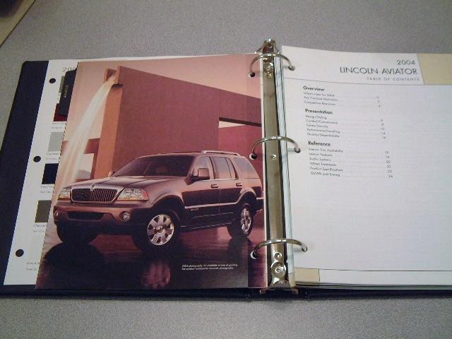 2004 LINCOLN PRODUCT PORTFOLIO DEALER SALES AID GOOD CONDITION COLLECTIBLE, US $29.00, image 2