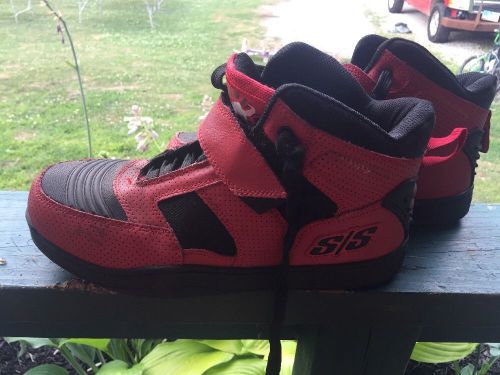 Men's size 11 speed and strength shoes