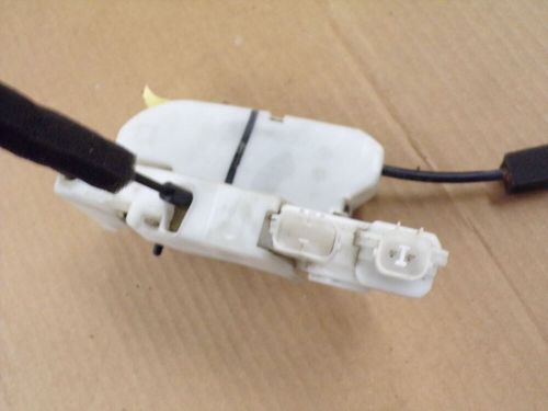 2008 nissan pathfinder door latch ( driver rear ) 2005-2012