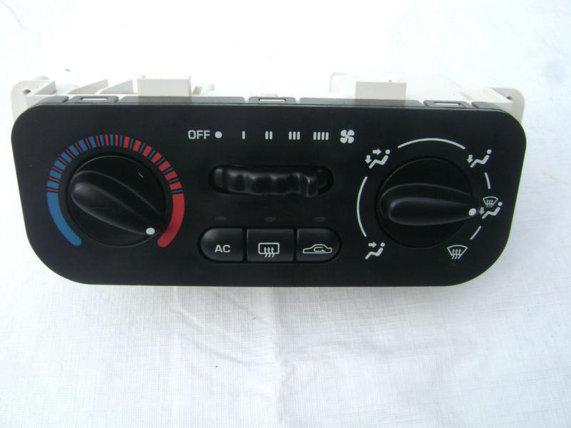 Sell 20022003 SATURN VUE DASH BEZEL W/TEMPERATURE CONTROL HAZARD