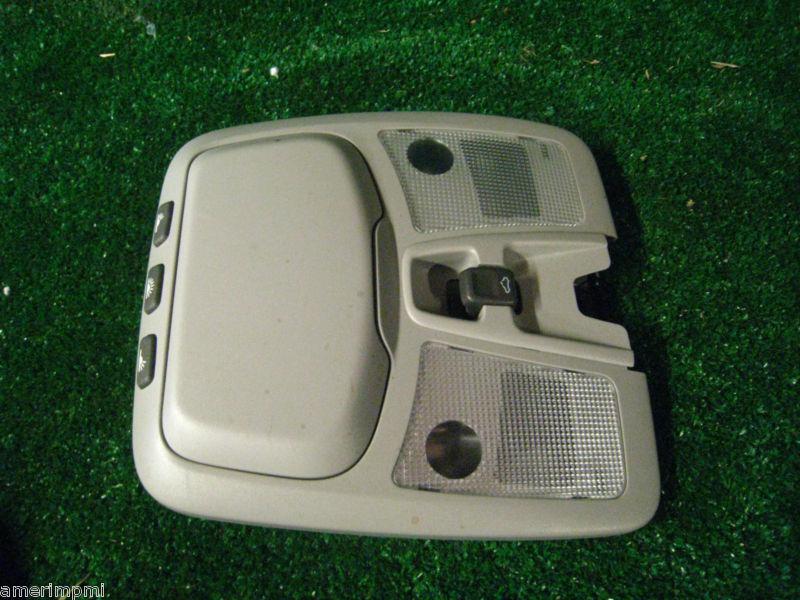 Sell 2008 hyundai Elantra OVERHEAD CENTER CONSOLE DOME LIGHT in Sterling Heights, Michigan, US