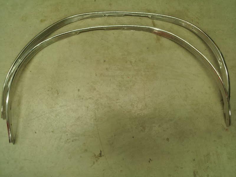 Oem 1970-1974 challenger front wheel lip mouldings
