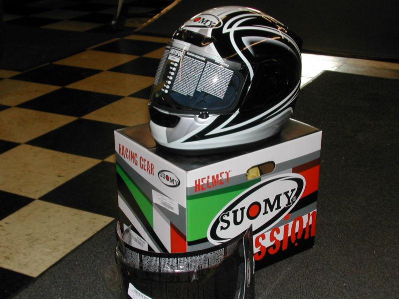 New suomy apex full face helmet  60's legend black sm with extra tinted shield