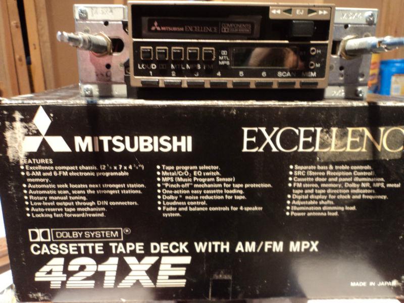 Top of the lineindash am/fm digital cassette ,#421 ,comes with free targa speake