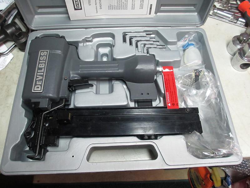 DEVILBISS AIR POWER STEEL DRIVER SERIES SHEATHING/DECKING STAPLER #MCS3, US $79.95, image 2