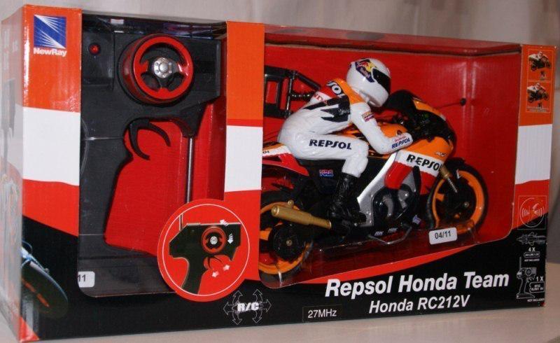 Newray repsol honda team honda rc212v rc dani pedrosa bike with rider