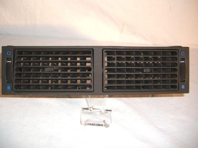 Alfa romeo milano or 75 center console heater / fresh air / ac vent outlets blue