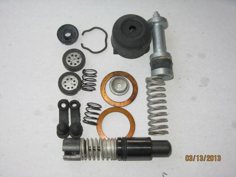 Datsun 1200 1970 - 1973  new  brake  master  cylinder  repair  kit - japan