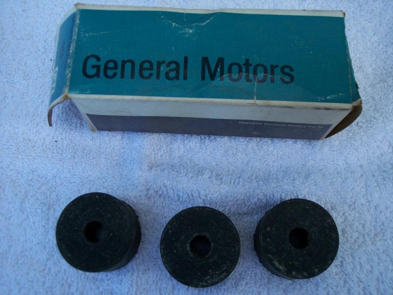 Gm nos small motor mount cushions chevrolet car truck 1955-1957 3714358