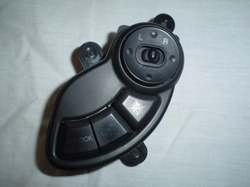 Sell 0106 Hyundai Santa Fe Power Side Mirror Master Control Switch