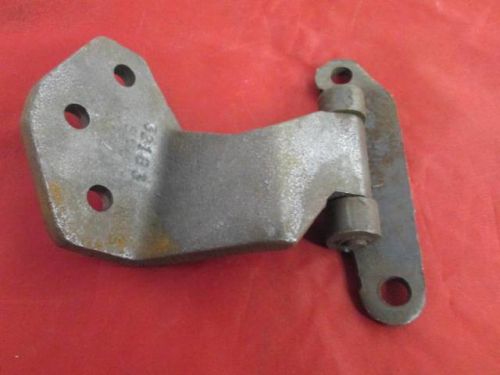 Right door hinge 69-73 4 dr c body models &amp; station wagons nos mopar 2935383