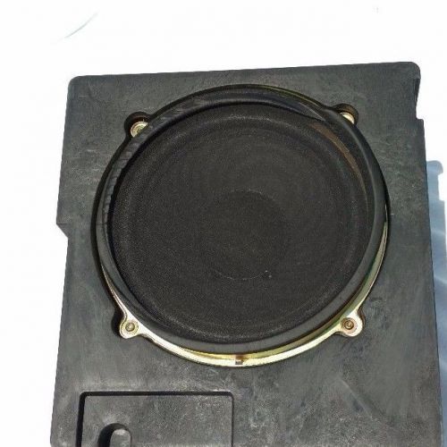 2000-2006 chevy tahoe gmc yukon rear factory subwoofer box with speaker 15766432