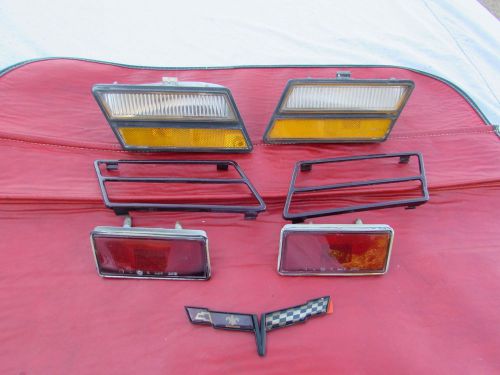 80 81 82 corvette front and rear side light markers including front bezels