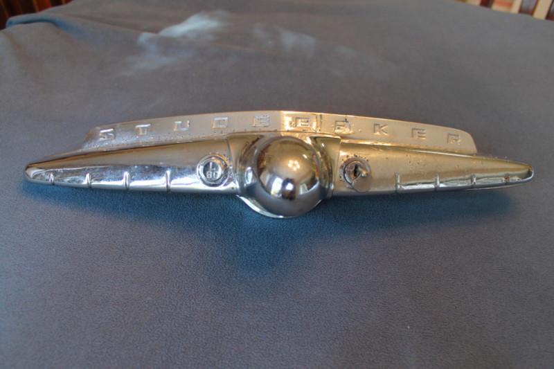 1949 STUDEBAKER TRUNK HANDLE LOCK BEZEL LICENSE PLATE LIGHT 49, US $49.00, image 2