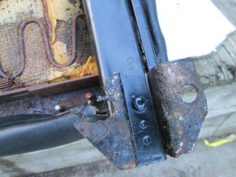 68 PROPER 69-76 CORVETTE SEATS AND TRACKS RH & LEFT BLACK OEM GM C3, US $500.00, image 12