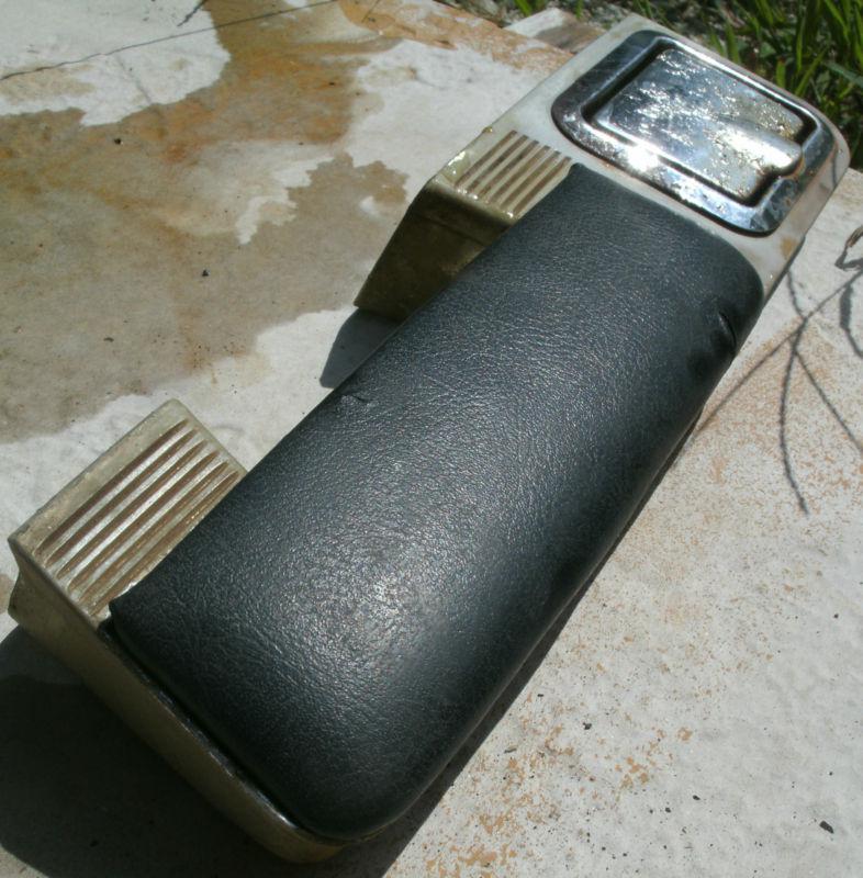 1964 64 65 66 67 Chevy Chevelle Rear Armrest Base Pad & Ashtray LH Driver OEM , US $19.99, image 3