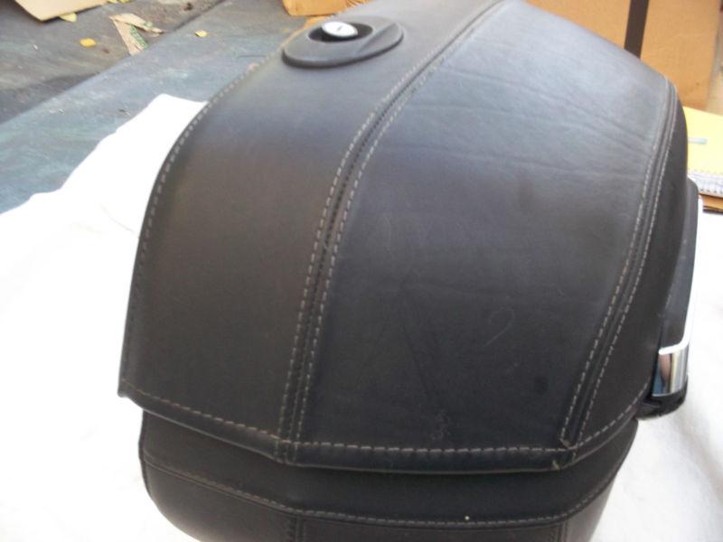 Sell YAMAHA ?STRATOLINER V STAR 1900? HARD LEATHER SADDLEBAG DC0607