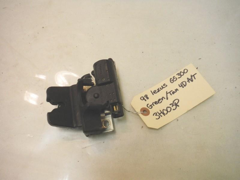 Sell 1999 LEXUS GS300 TRUNK LOCK LATCH ACTUATOR POWER OEM in Orange