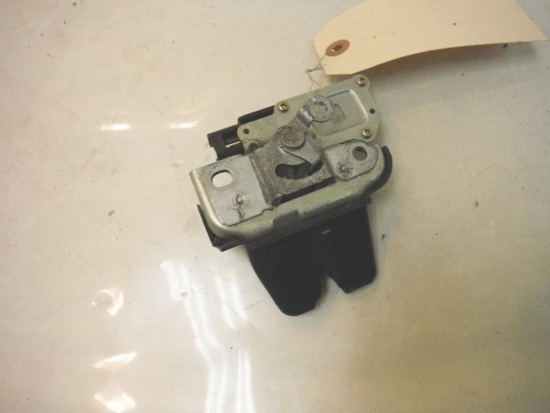 Sell 1999 LEXUS GS300 TRUNK LOCK LATCH ACTUATOR POWER OEM in Orange