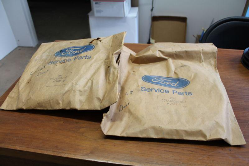 1967-1968 ford mustang  service part door weatherstrip pair