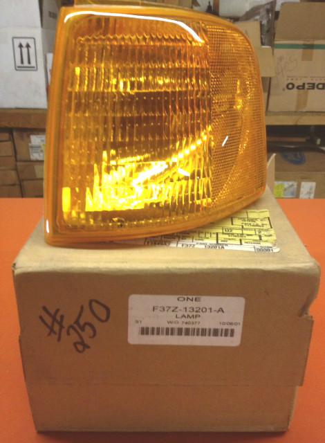 F37z-13201-a ford park side marker lamp lh left side 1993-1997 ranger f37b-13216