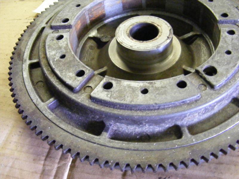 Johnson evinrude -235 hp flywheel 581472 fly wheel 581483 of 235-79