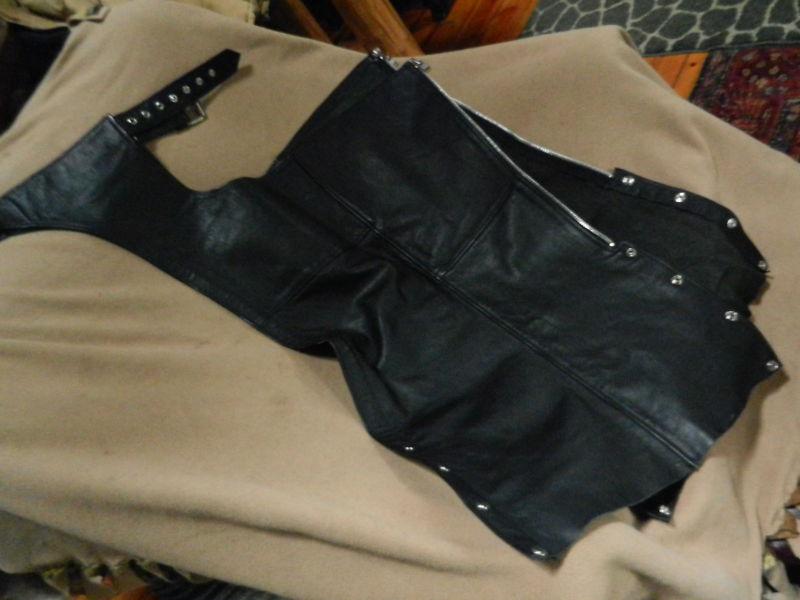 BLACK LEATHER MOTORCYCLE CHAPS FMC SIZE SMALL, US $20.00, image 3