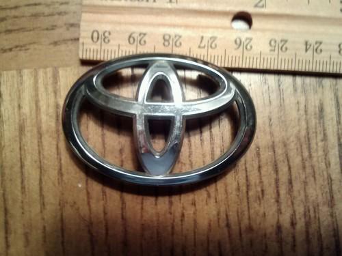 Oem  used toyota emblem