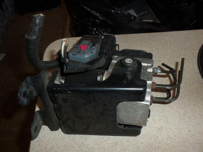 Sell 2000 Honda Passport Brake Modulator Assembly in Chattanooga